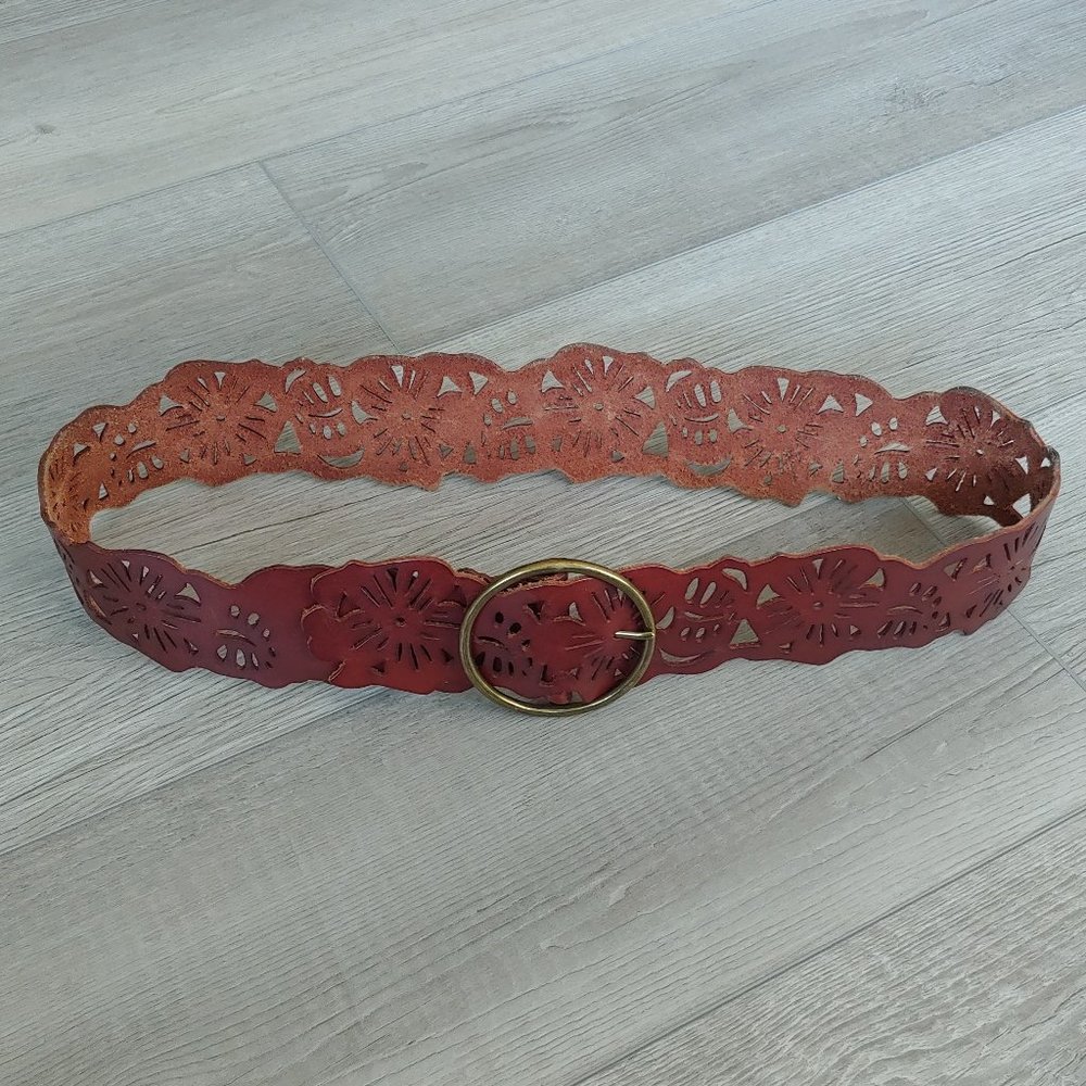 Garnet Hill brown leather belt w/flower cut-outs